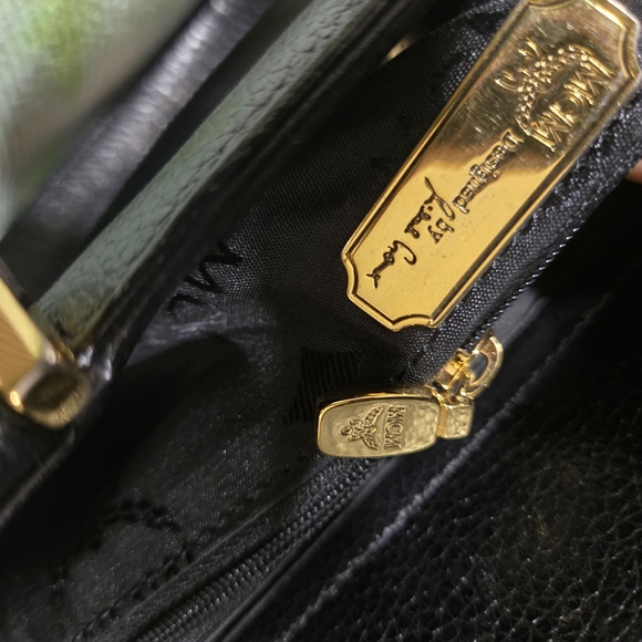 MCM BLACK LEATHER TOTE/HAND BAG-AUTHENTIC - Picture 5 of 8